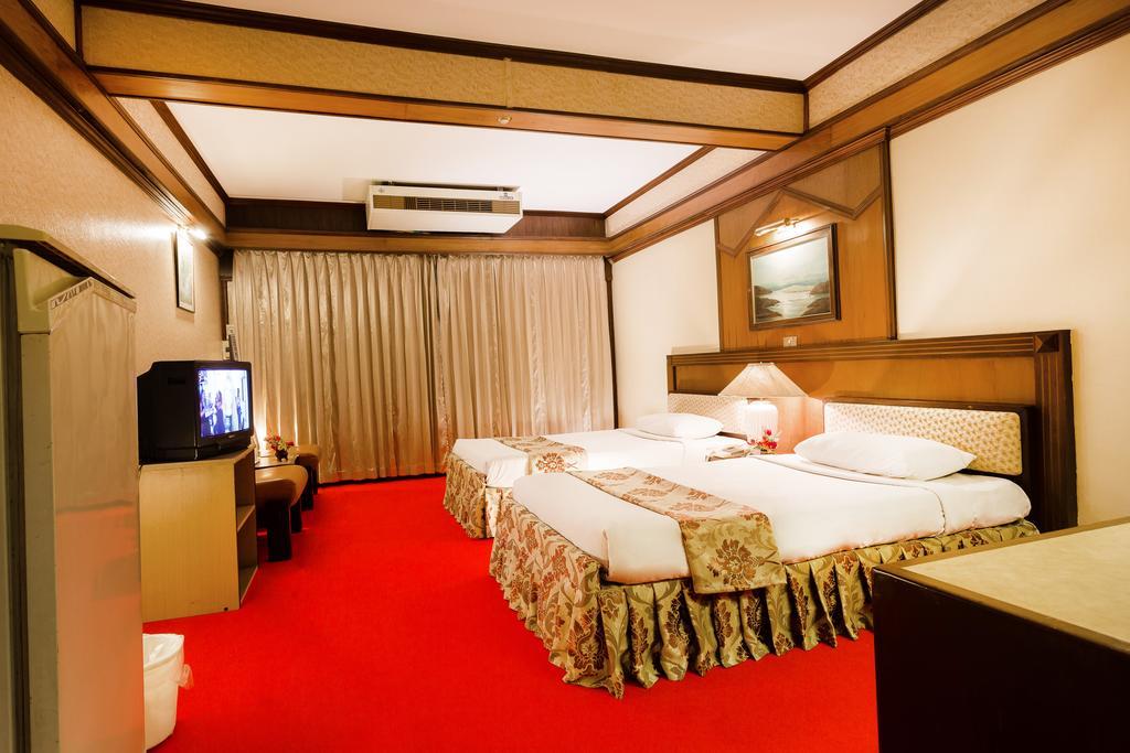 Kyo-Un Hotel Sara Buri Quarto foto